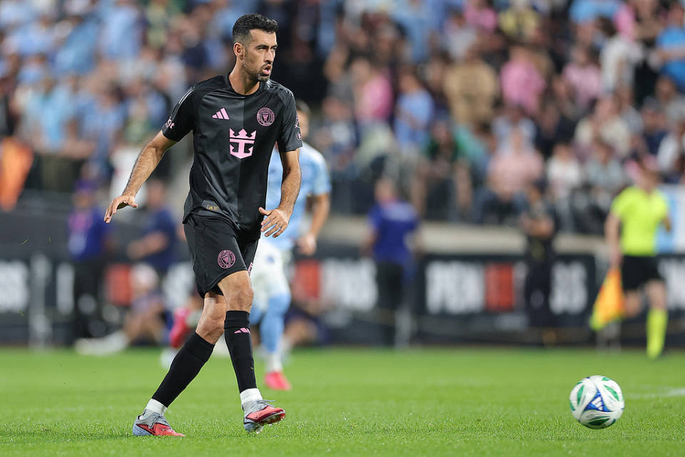 职业足球大, 密国际