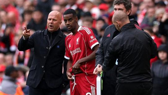 场替补出场, 朝着恢复, 顿的比赛中 场替补出场, 朝着恢复, 顿的比赛中